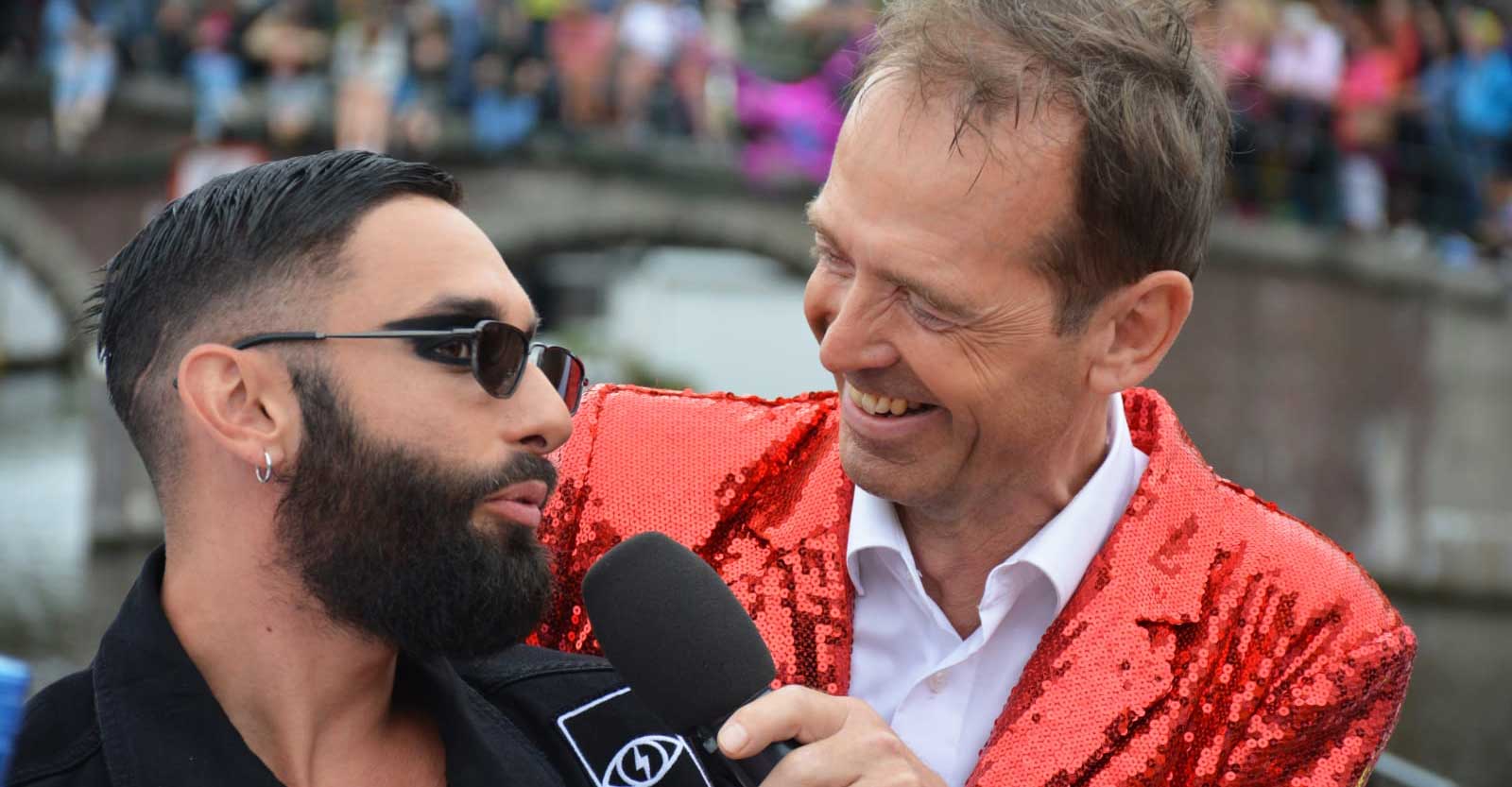 Pride2019 Siep De Haan interviewt Conchita Wurst op het VipDeck tijdens de Botenparade
