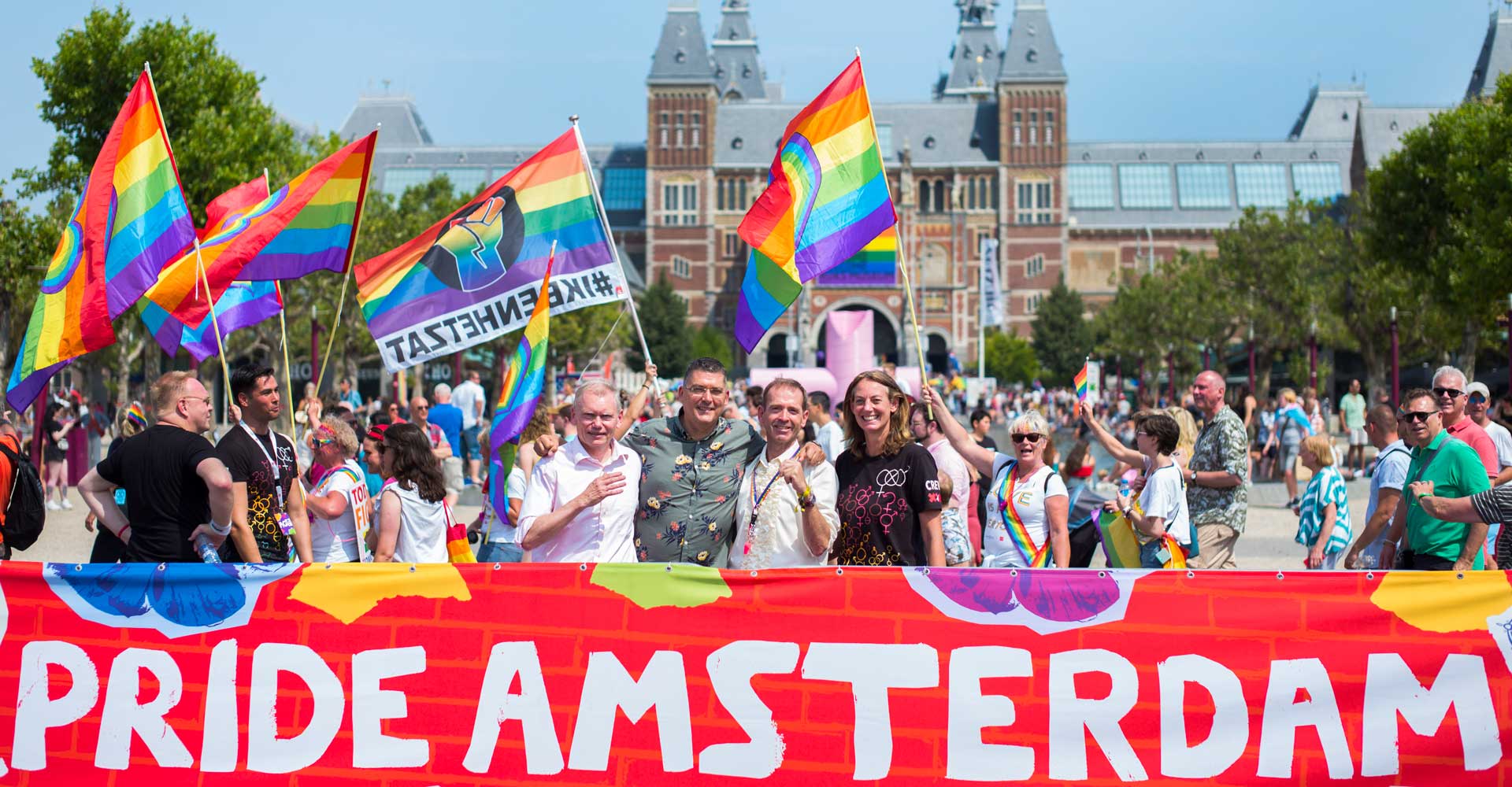 Pride2019 Peter Kramer, Ernst Verhoeven en SiepDeHaan, de founding fathers van Amsterdam Pride samen met Josee Rothuizen en Mirjam Preusterink 
